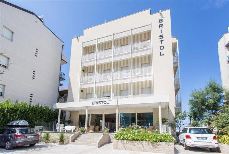 Hotel Bristol 카톨리카 외부 사진
