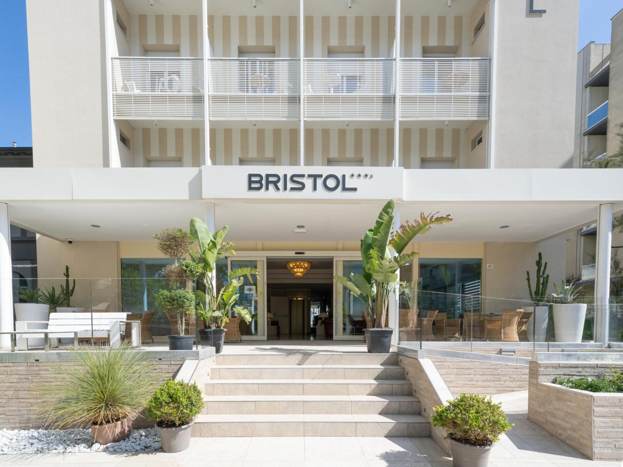 Hotel Bristol 카톨리카 외부 사진